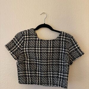 Forever 21 Black and White Houndstooth Crop Top